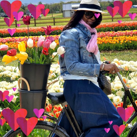 Meet your Posher, Lydia - Picture 1 of 1